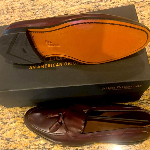 Allen Edmonds 9.5 - Picture 2 of 4